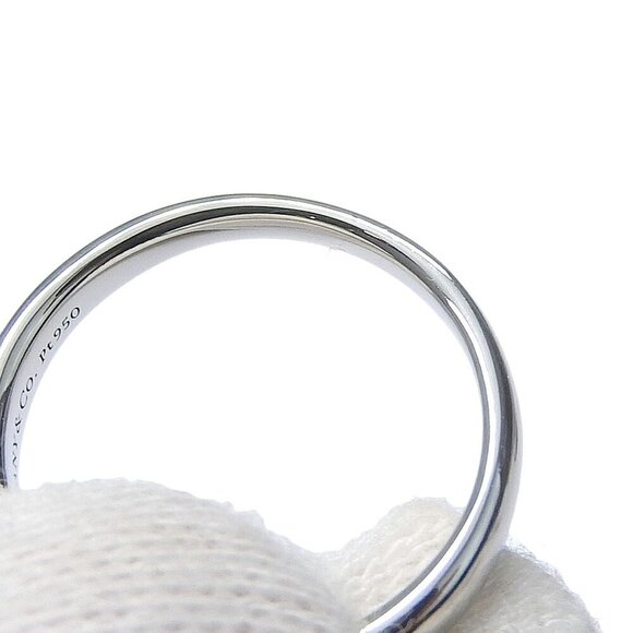 TIFFANY & CO. Platinum Ring - Picture 3 of 5